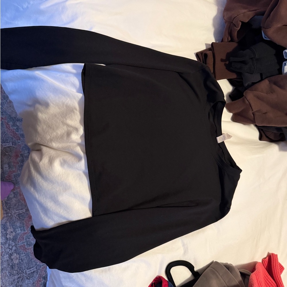 ALO Yoga Black Long Sleeve Top
